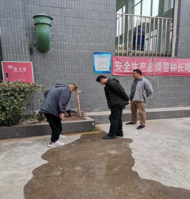從嚴從細從實做好服務(wù)保障確?！皟蓵逼陂g安全供水