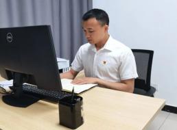 《榜樣在身邊》系列報道——陳顯洪、趙金玉：實干擔(dān)當(dāng)促發(fā)展 立足崗位建新功